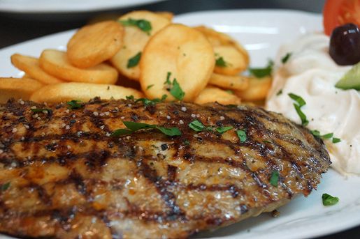 Restaurant Hellas im Ostseebad Boltenhagen griechische Spezialitäten Schwein und Geflügel