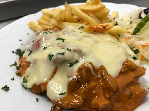 Restaurant Hellas im Ostseebad Boltenhagen griechische Spezialitäten Schwein und Geflügel
