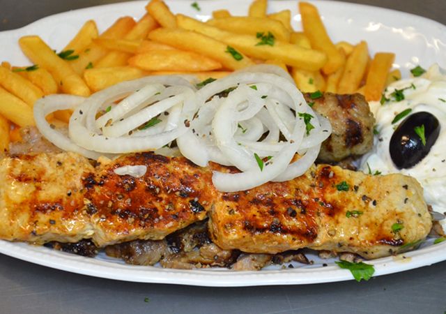 Restaurant Hellas im Ostseebad Boltenhagen griechische Spezialitäten Mixt Grill und Fisch